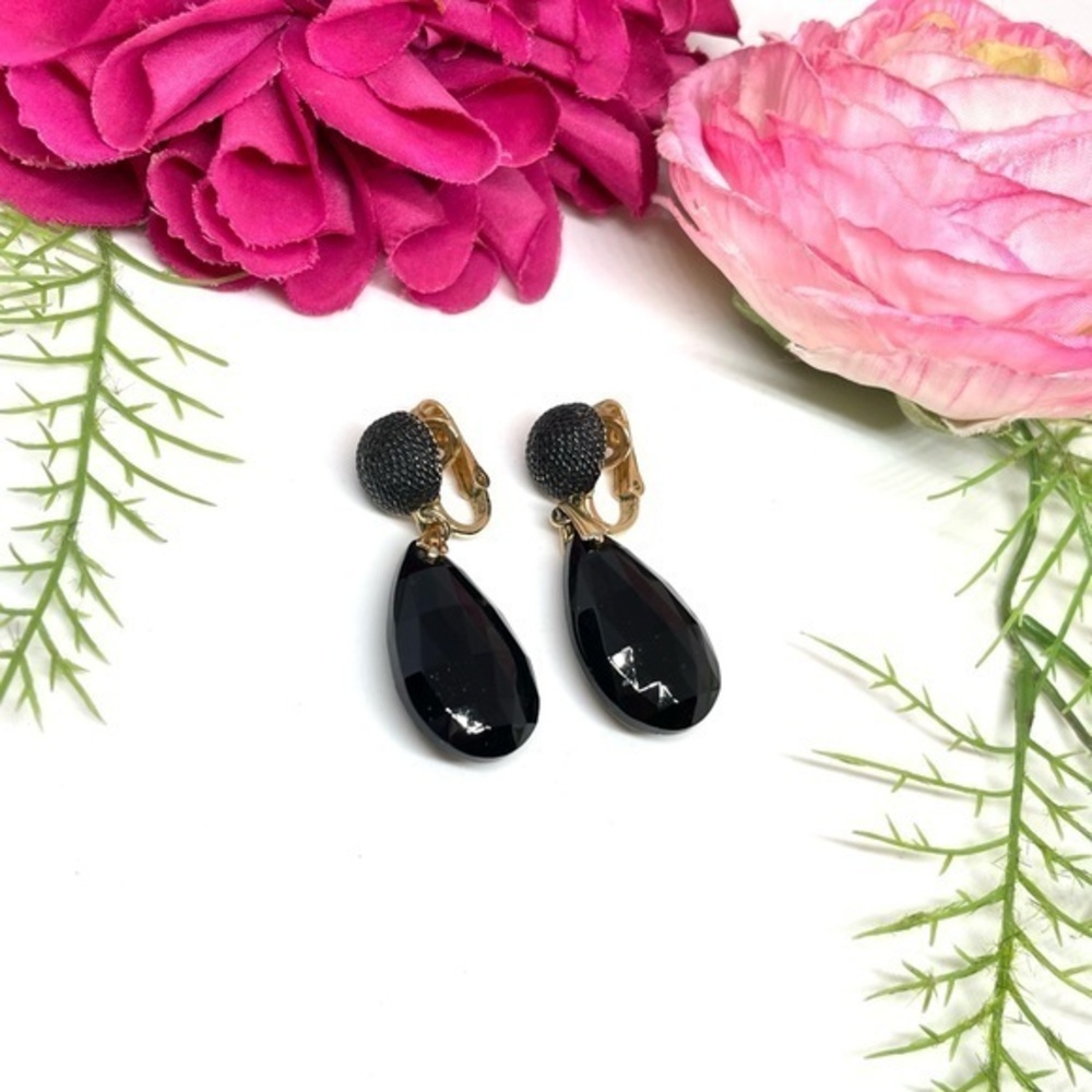VINTAGE⚜️RARE TRIFARI Black Crystal Droplet Clip Earrings